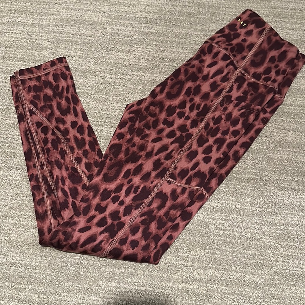 Victoria Secret pink leopard high rise legging.
